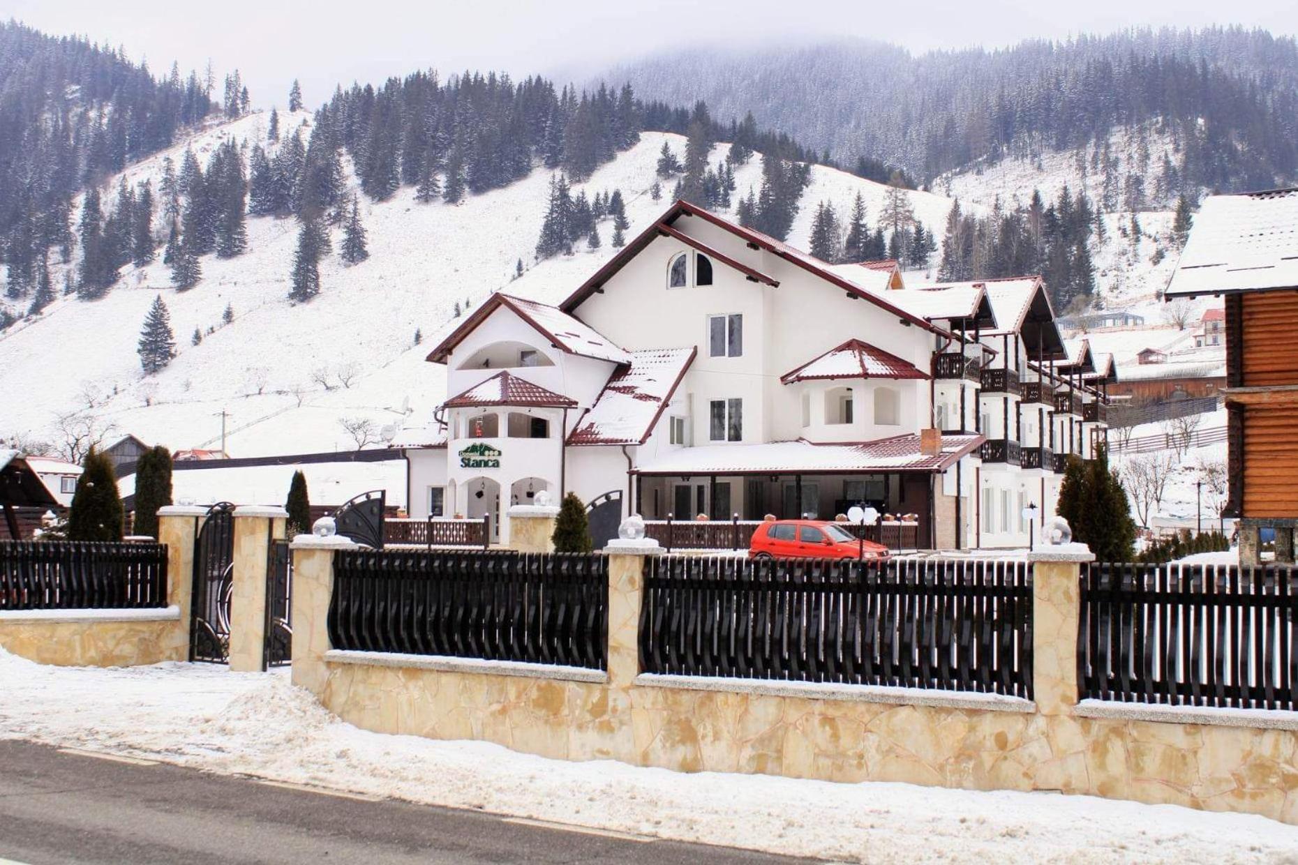 Hotel Pensiune Domeniul Stanca Vatra Dornei Exterior foto